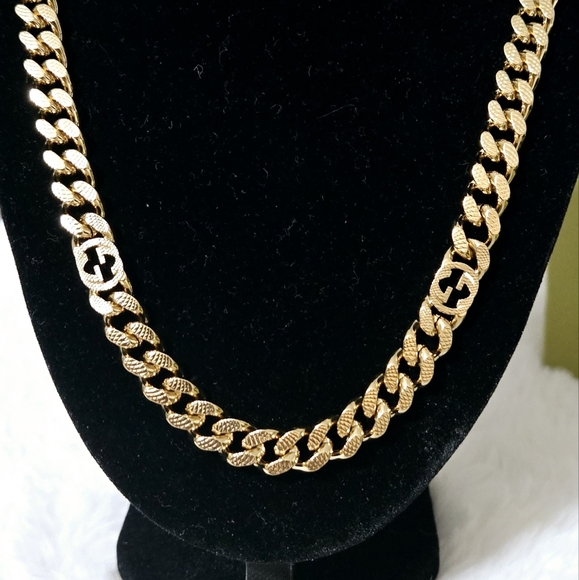 Gucci Interlocking necklace Like New - Picture 10 of 11